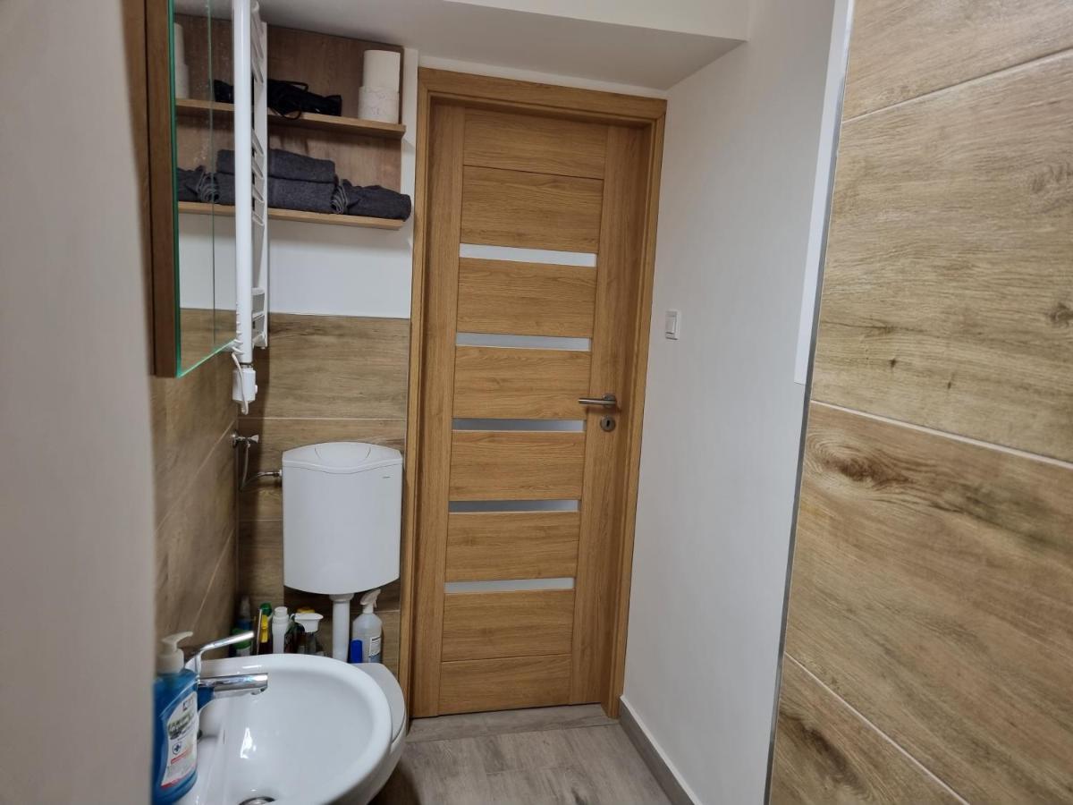 Downtown Studio Apartman Pécs Extérieur photo